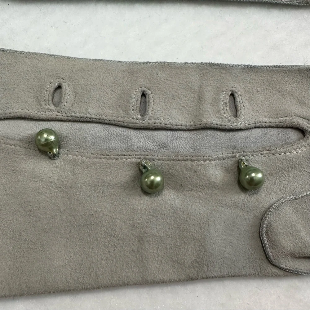 Industria Argentina Dafnis Suede Opera Gloves w/Buttons - Picture 7 of 15